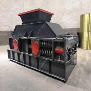 2PG1200x800型半自動(dòng)(dòng)對(duì)輥破碎機(jī)(jī)發(fā)(fā)往廣東